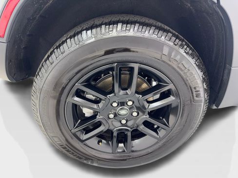 Used 2025 Land Rover Defender 110 S image 81