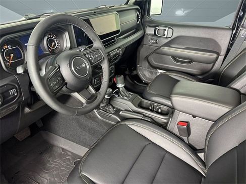 New 2025 Jeep Gladiator Sport w/ Premium Package image 4