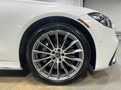 Used 2025 Mercedes-Benz S 580 4MATIC Sedan image 16