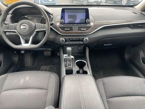 Used 2023 Nissan Altima 2.5 SV image 8