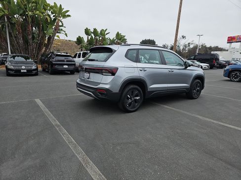 Used 2025 Volkswagen Taos S FWD image 5