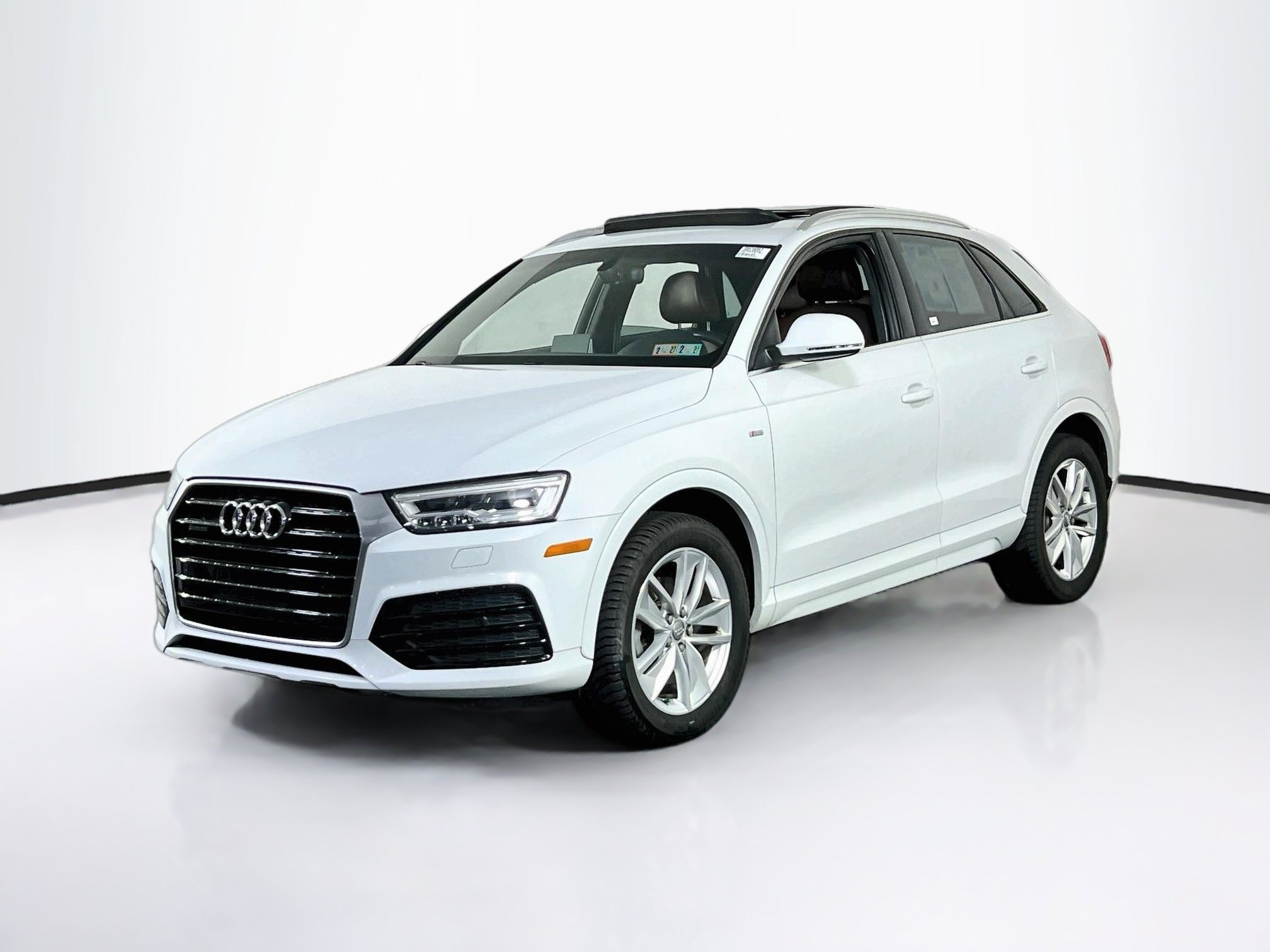 Used 2018 Audi Q3 2.0T Premium Plus w/ Premium Plus Package AWD/4WD image 1