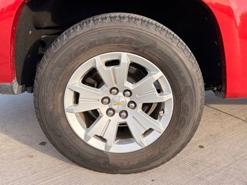 Used 2015 Chevrolet Colorado LT w/ LT Convenience Package RWD image 5