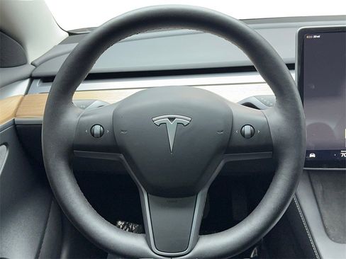 Used 2023 Tesla Model 3 Standard Range image 18