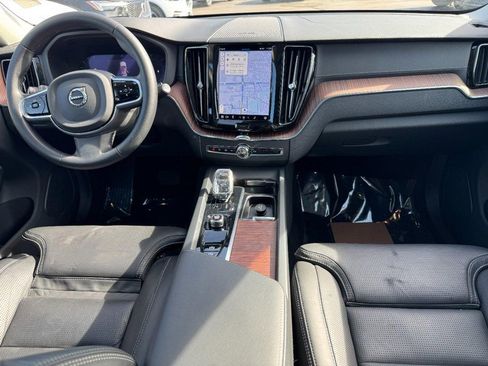 Certified 2023 Volvo XC60 B6 Ultimate w/ Protection Package Premier image 12