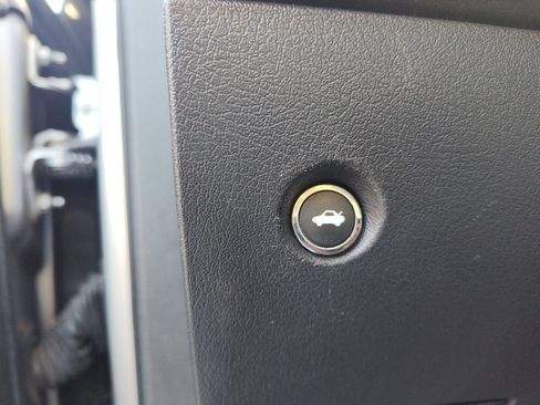 Used 2013 Dodge Challenger R/T w/ Blacktop Pkg image 17