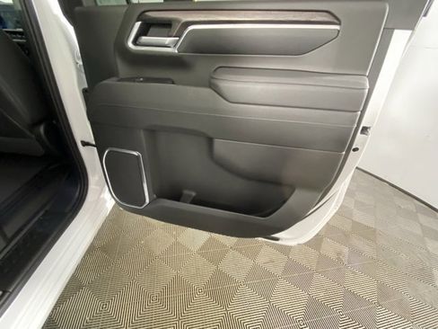 Used 2025 Chevrolet Silverado 3500 LTZ w/ LTZ Convenience Package image 12