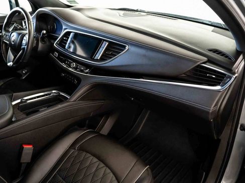 Used 2023 Buick Enclave Avenir image 33