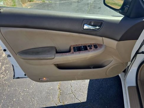 Used 2005 Honda Accord EX-L image 9