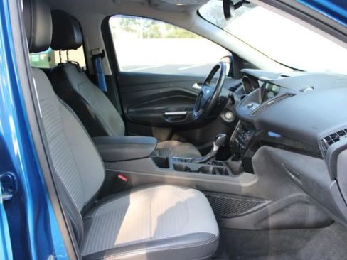 Used 2017 Ford Escape SE w/ Equipment Group 201A FWD image 17