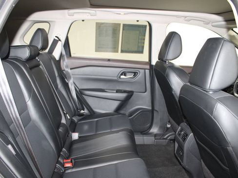 Used 2023 Nissan Rogue SV w/ SV Premium B Package AWD/4WD image 27