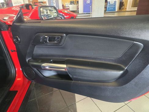 Used 2017 Ford Mustang Coupe image 11