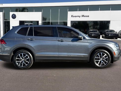 Used 2021 Volkswagen Tiguan SE image 3