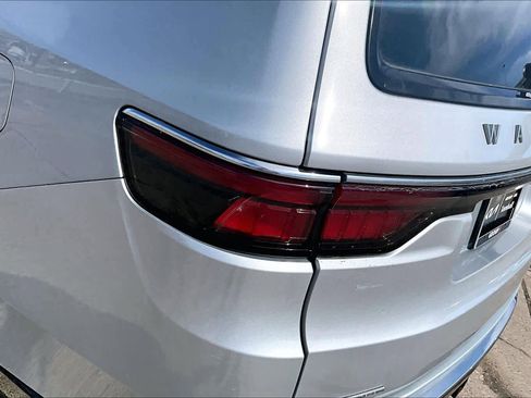 Used 2023 Jeep Wagoneer L 4WD image 25