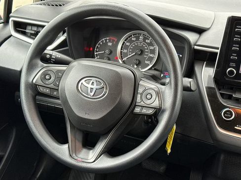 Used 2020 Toyota Corolla LE image 12