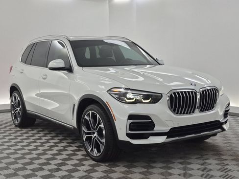 Used 2022 BMW X5 xDrive40i w/ Premium Package AWD/4WD image 7