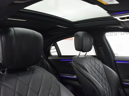 Certified 2025 Mercedes-Benz S 580 4MATIC Sedan image 17
