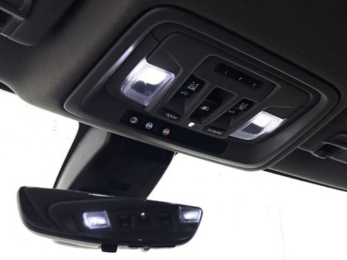 Used 2020 GMC Sierra 1500 Denali w/ Denali Ultimate Package AWD/4WD image 33
