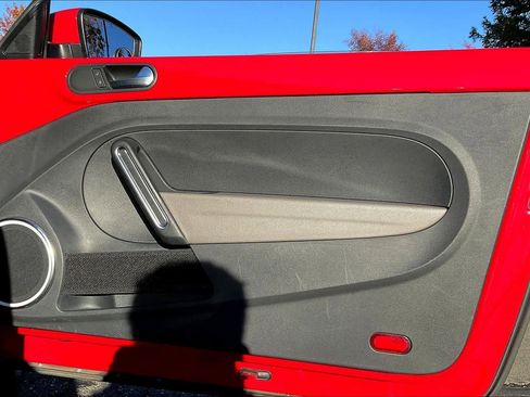 Used 2014 Volkswagen Beetle 2.5 image 25