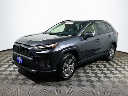 Certified 2025 Toyota RAV4 XLE AWD/4WD image 4