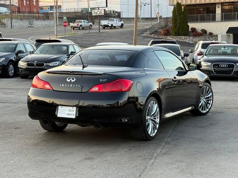 Used 2012 INFINITI G37 Convertible w/ Premium Pkg RWD image 2