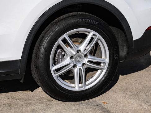 Used 2020 Porsche Cayenne image 53