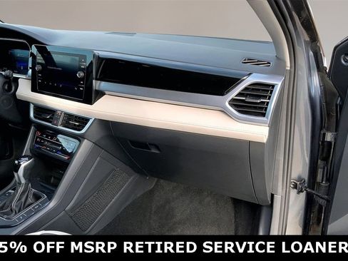 Used 2025 Volkswagen Taos SE image 17