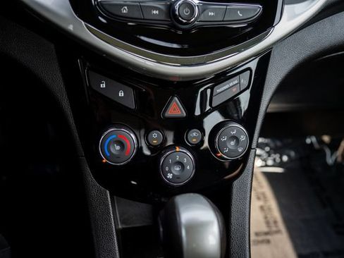 Used 2018 Chevrolet Sonic LT w/ Convenience Package FWD image 34