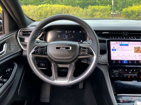 Used 2024 Jeep Grand Cherokee L Overland w/ Trailer Tow Package image 5