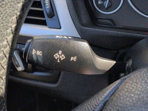 Used 2015 BMW 320i Sedan image 28