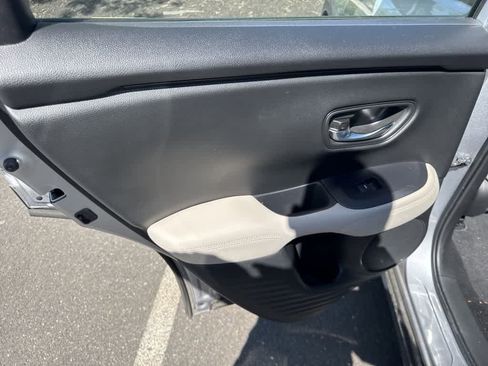 Used 2023 Honda HR-V LX image 16