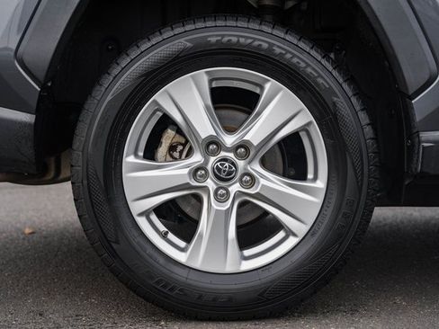 Used 2019 Toyota RAV4 XLE w/ Convenience Package image 18