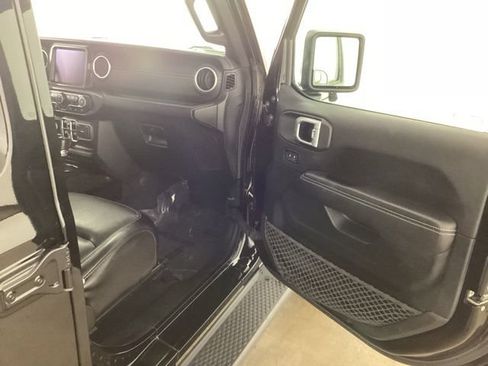 Used 2020 Jeep Wrangler Unlimited Sahara AWD/4WD image 17