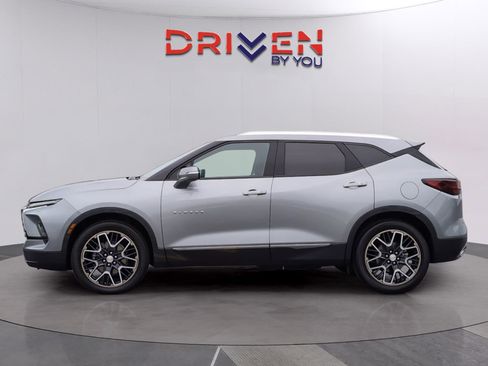 Used 2023 Chevrolet Blazer Premier image 3