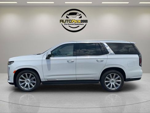 Used 2024 Cadillac Escalade Premium Luxury Platinum RWD image 4