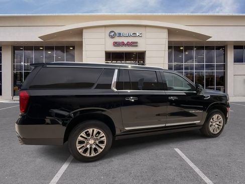 Certified 2023 GMC Yukon XL Denali w/ Max Trailering Package AWD/4WD image 15