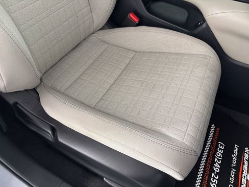 Used 2025 Honda HR-V LX image 27