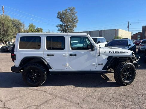 Used 2018 Jeep Wrangler Unlimited Sahara w/ Quick Order Package 24M Moab AWD/4WD image 32