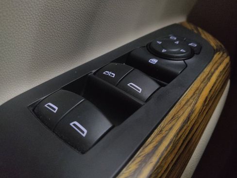 Used 2019 GMC Acadia Denali w/ Technology Package FWD image 27