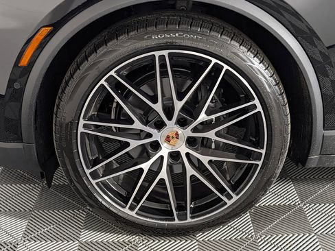 New 2026 Porsche Macan 4 Electric image 11