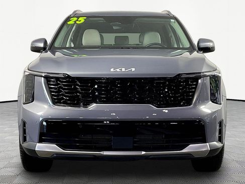 Certified 2025 Kia Sorento S AWD/4WD image 2