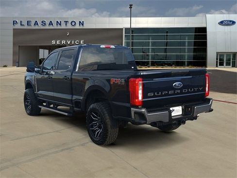Used 2024 Ford F250 XLT w/ FX4 Off-Road Package image 3