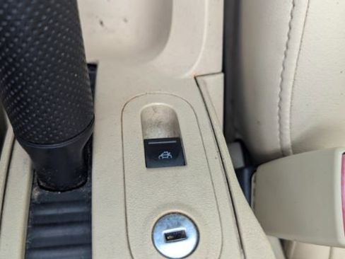 Used 2004 Volkswagen Beetle GLS FWD image 33