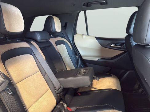 Used 2026 Chevrolet Equinox ACTIV w/ Safety and Technology Package FWD image 16