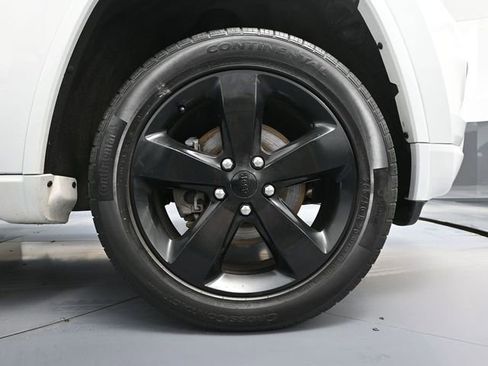 Used 2015 Jeep Grand Cherokee Altitude image 17