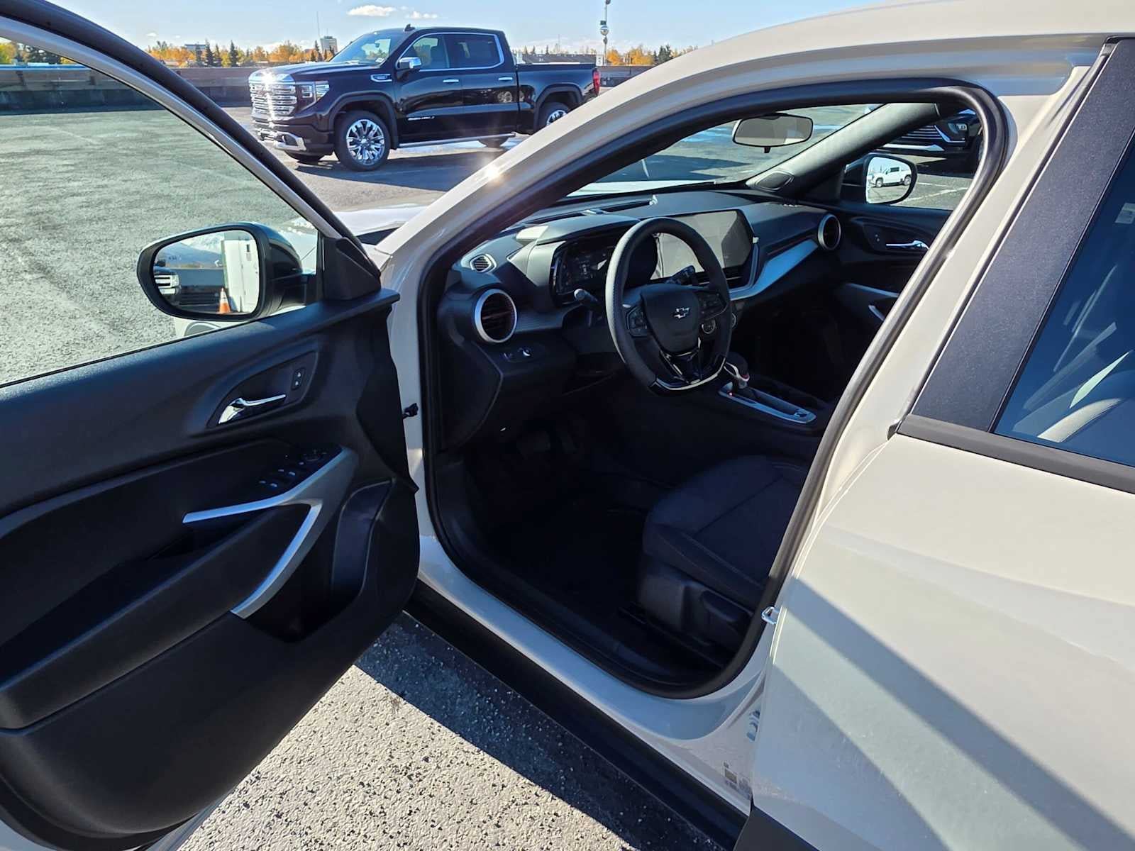 Certified 2026 Chevrolet Trax RS w/ Sunroof Package FWD image 19