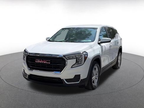 Used 2024 GMC Terrain SLE FWD image 8