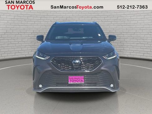 Used 2024 Toyota Highlander XSE image 2