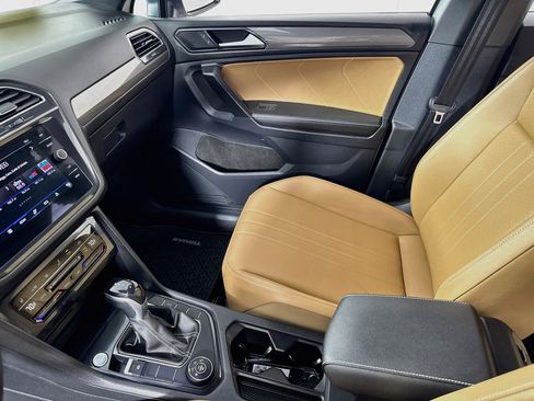 Used 2023 Volkswagen Tiguan SE AWD/4WD image 24