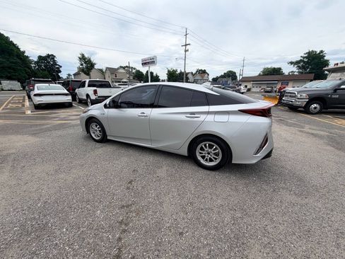 Used 2020 Toyota Prius Prime XLE FWD image 33